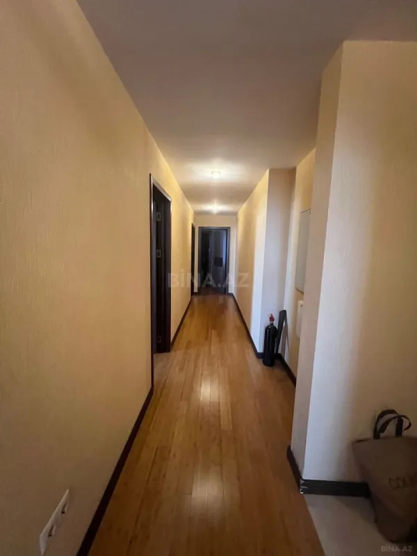 Kirayə verilir 4 otaqlı mənzil 200 m²