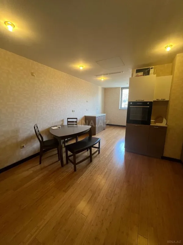 Kirayə verilir 4 otaqlı mənzil 200 m²