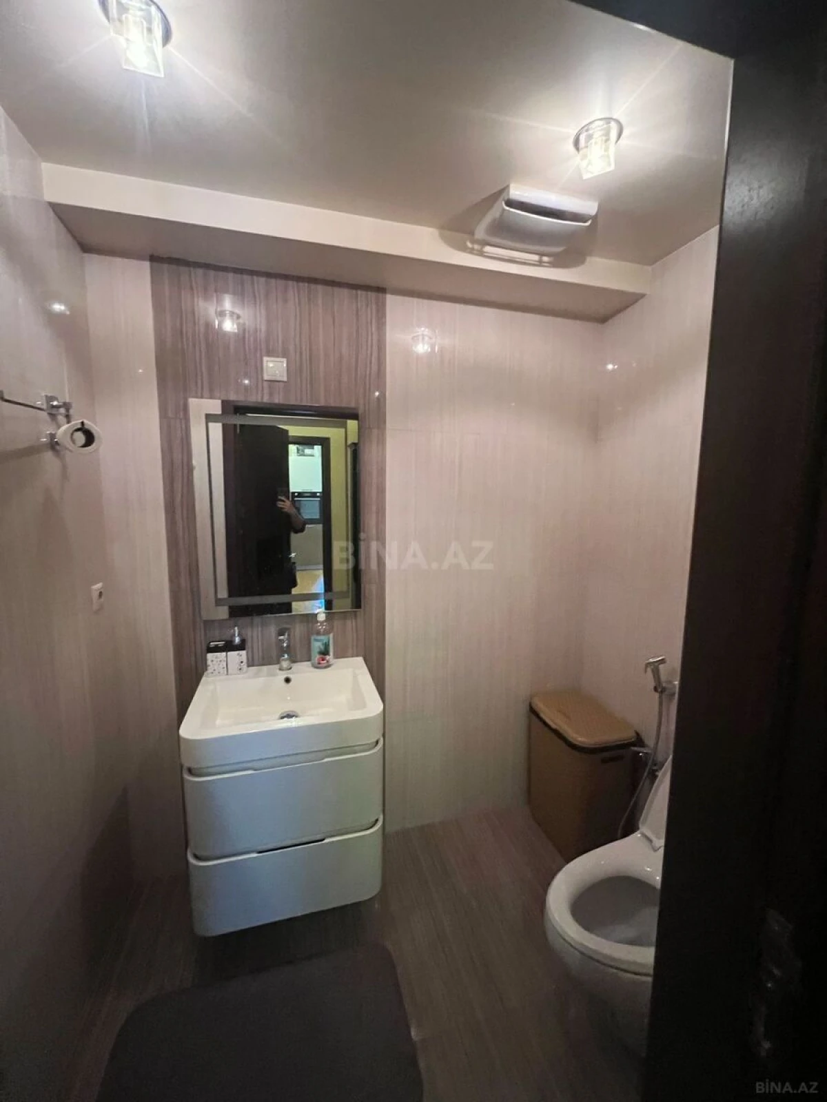 Kirayə verilir 4 otaqlı mənzil 200 m²
