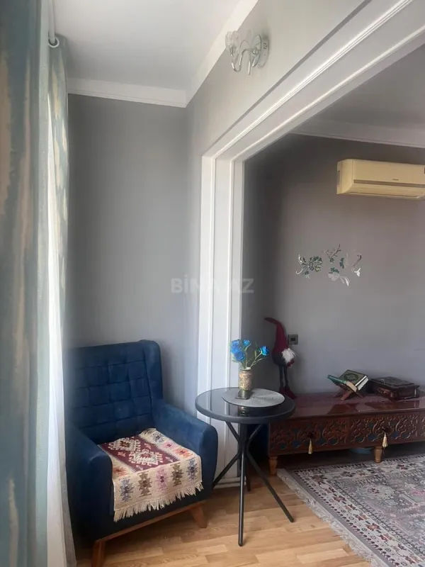 Satılır 4 otaqlı mənzil 100 m²