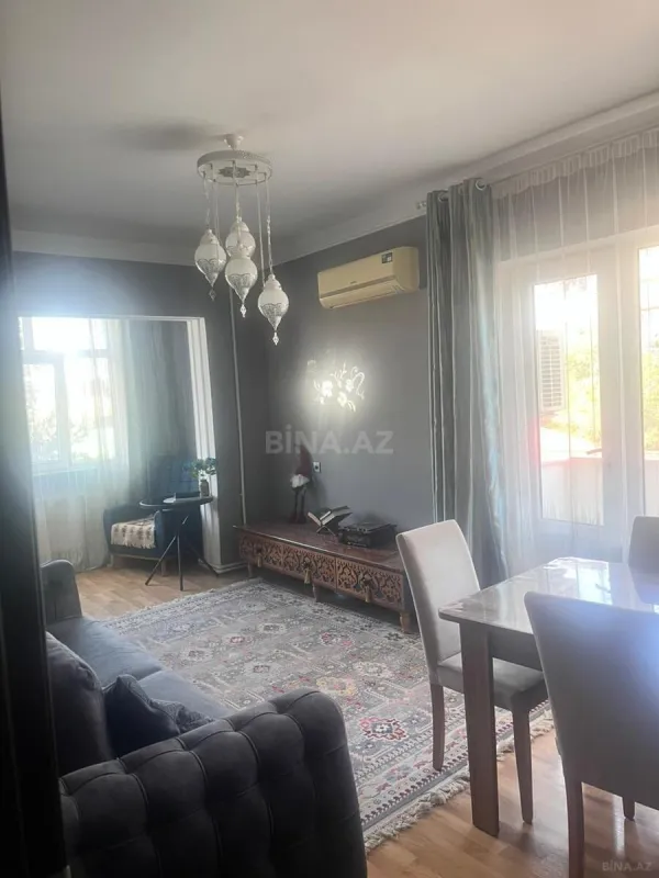 Satılır 4 otaqlı mənzil 100 m²