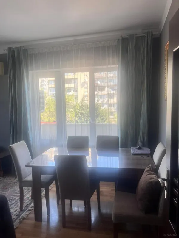 Satılır 4 otaqlı mənzil 100 m²