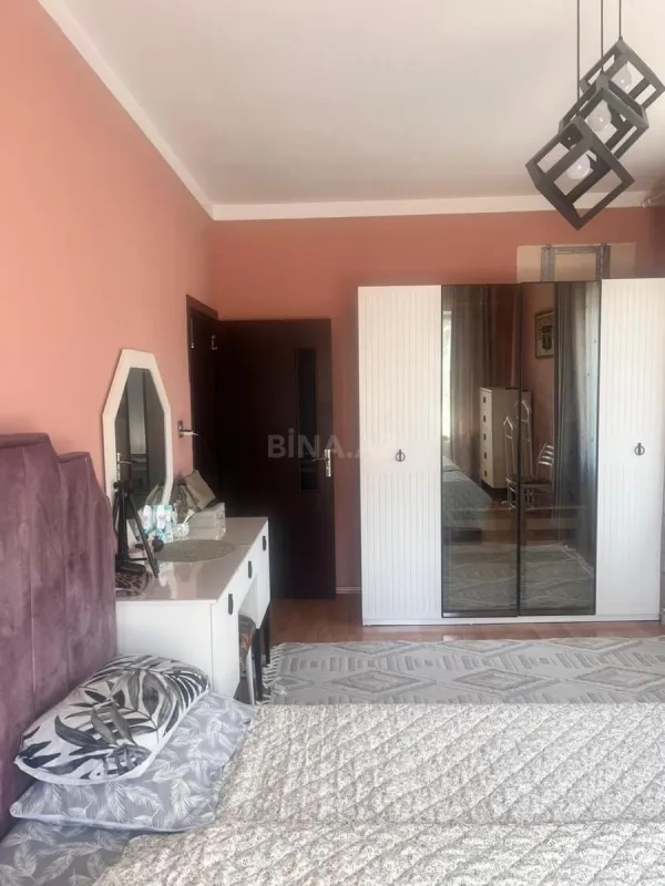 Satılır 4 otaqlı mənzil 100 m²