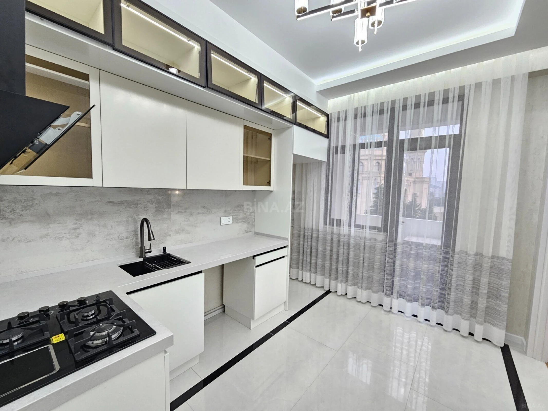 Satılır 3 otaqlı mənzil 87 m²