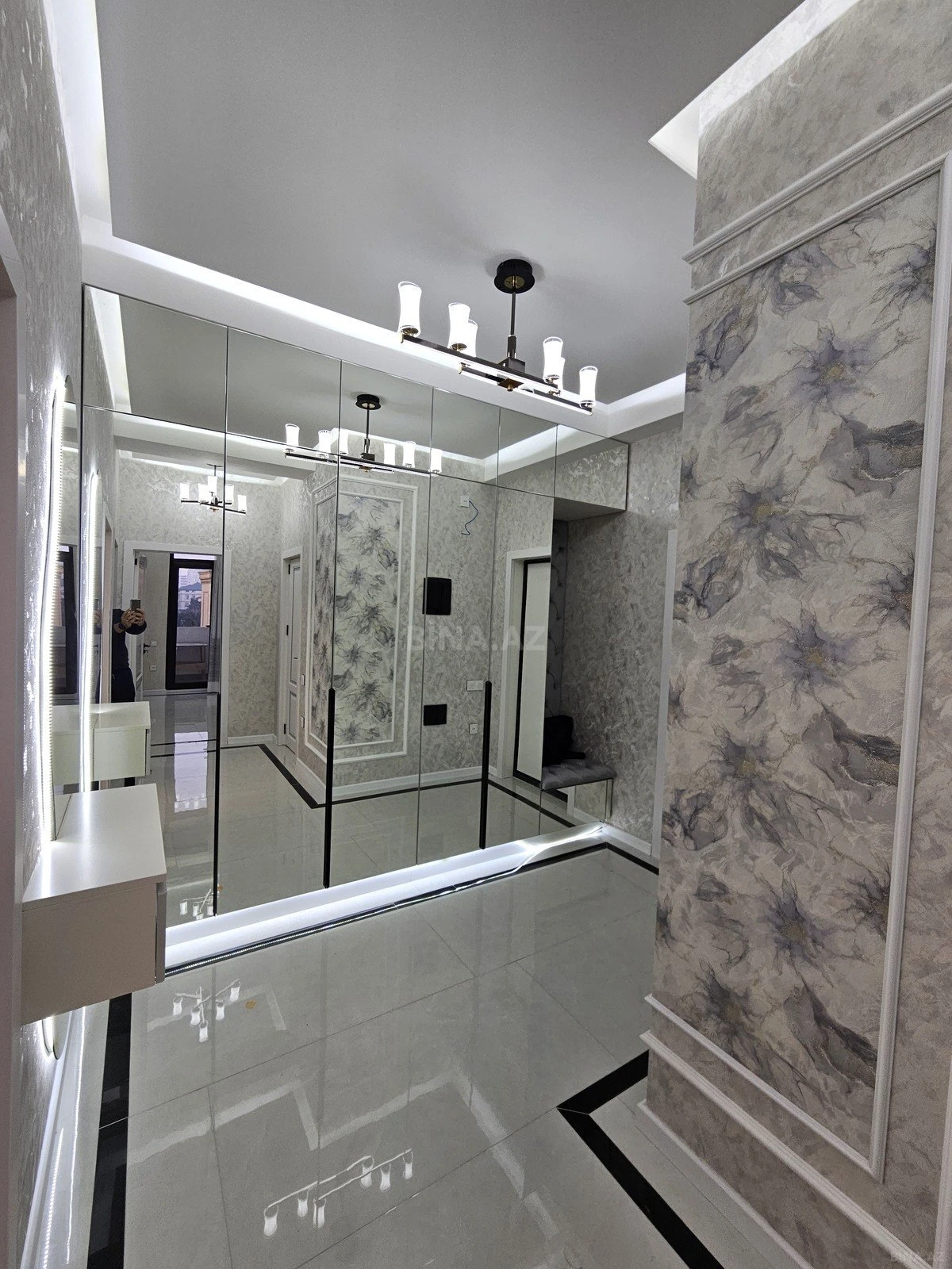 Satılır 3 otaqlı mənzil 87 m²