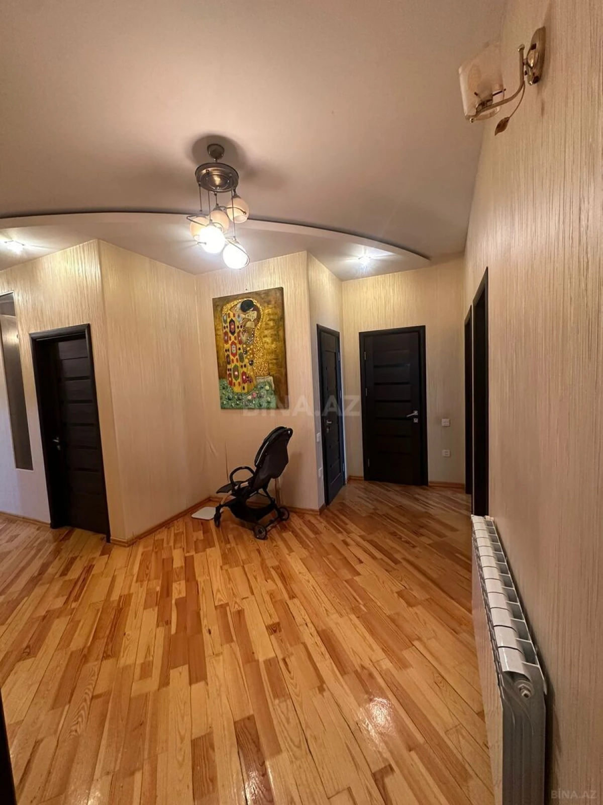 Satılır 4 otaqlı mənzil 150 m²