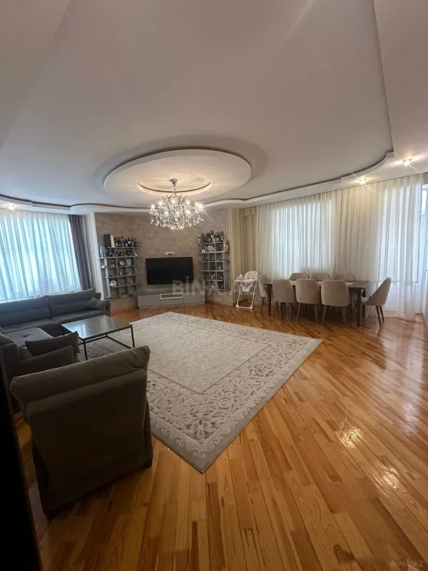 Satılır 4 otaqlı mənzil 150 m²