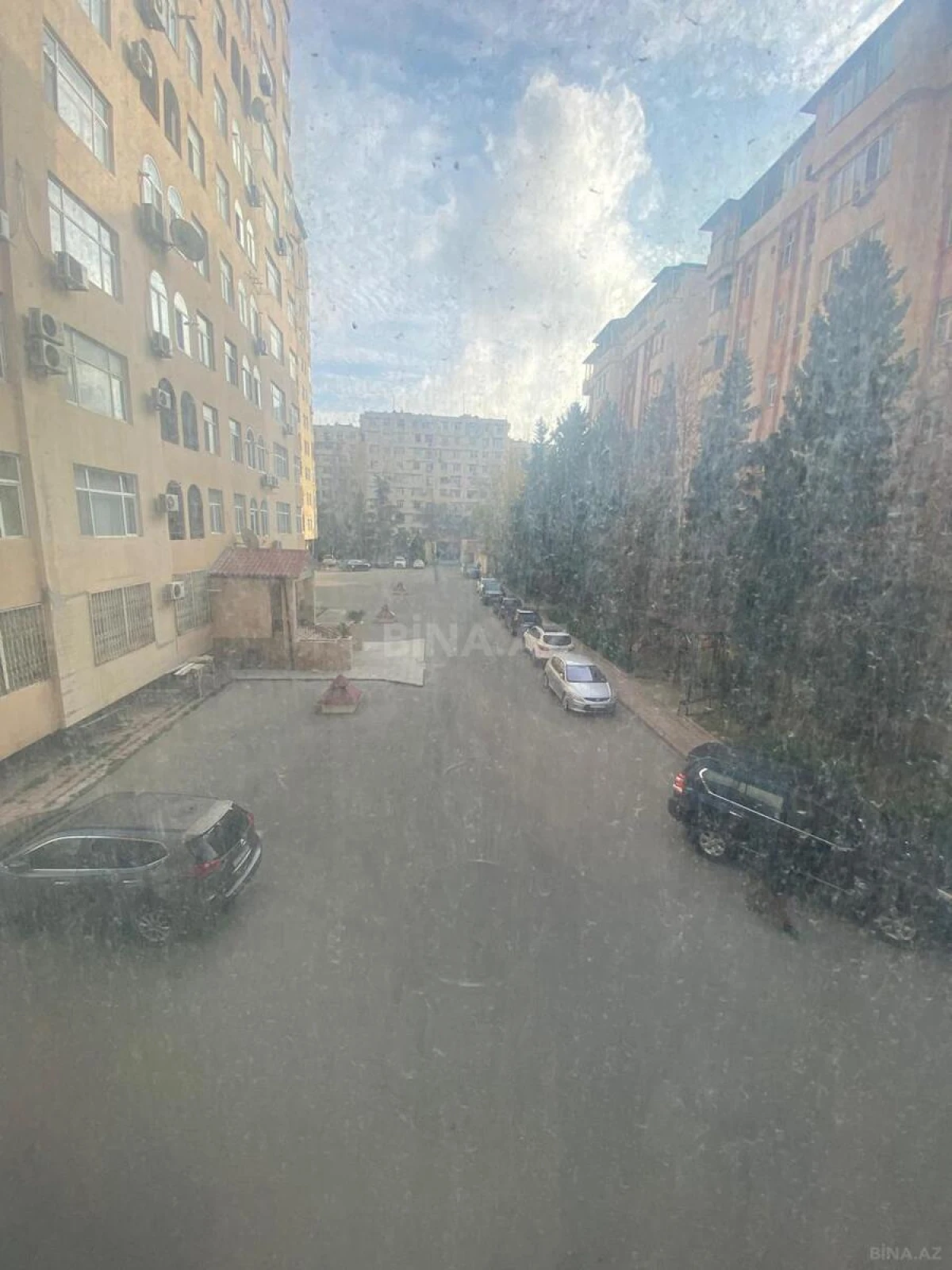 Satılır 3 otaqlı mənzil 130 m²