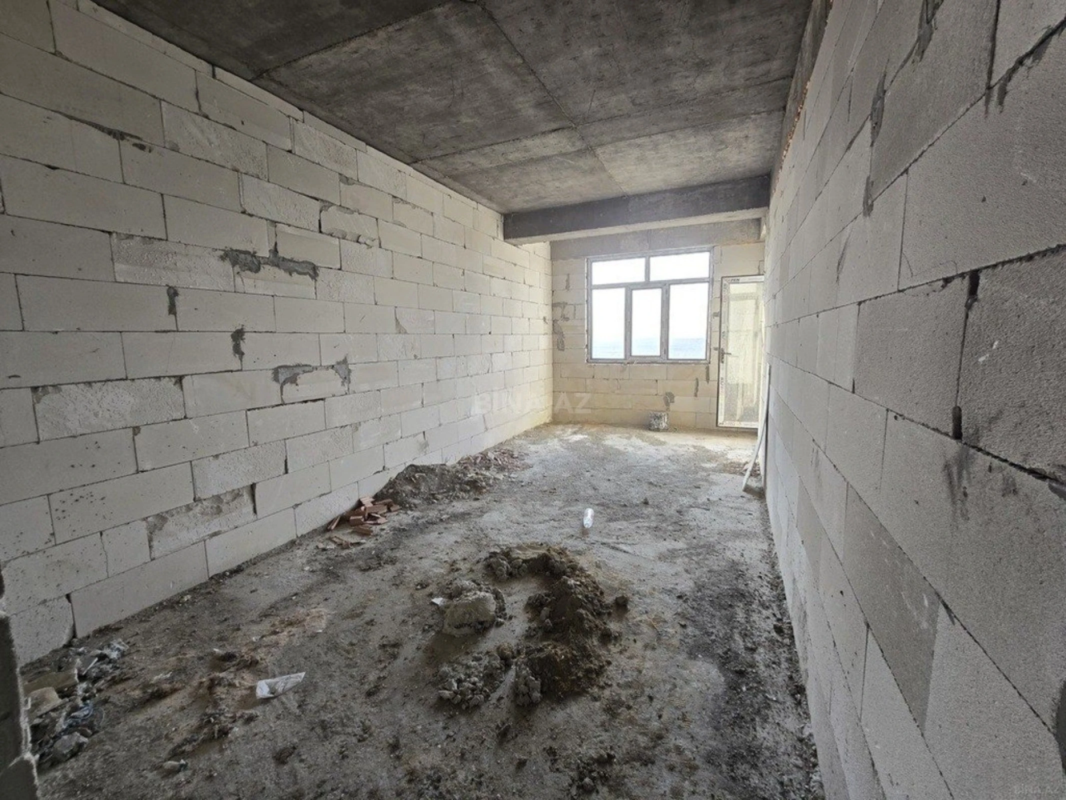 Satılır 3 otaqlı mənzil 108 m²