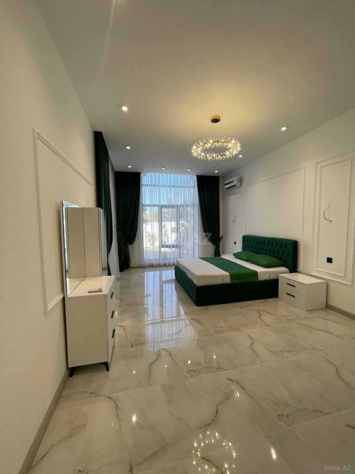 Kirayə verilir 4 otaqlı həyət evi 250 m²