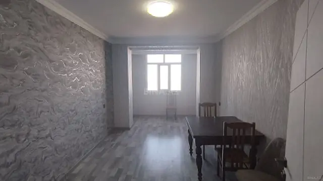 Satılır 5 otaqlı mənzil 120 m²