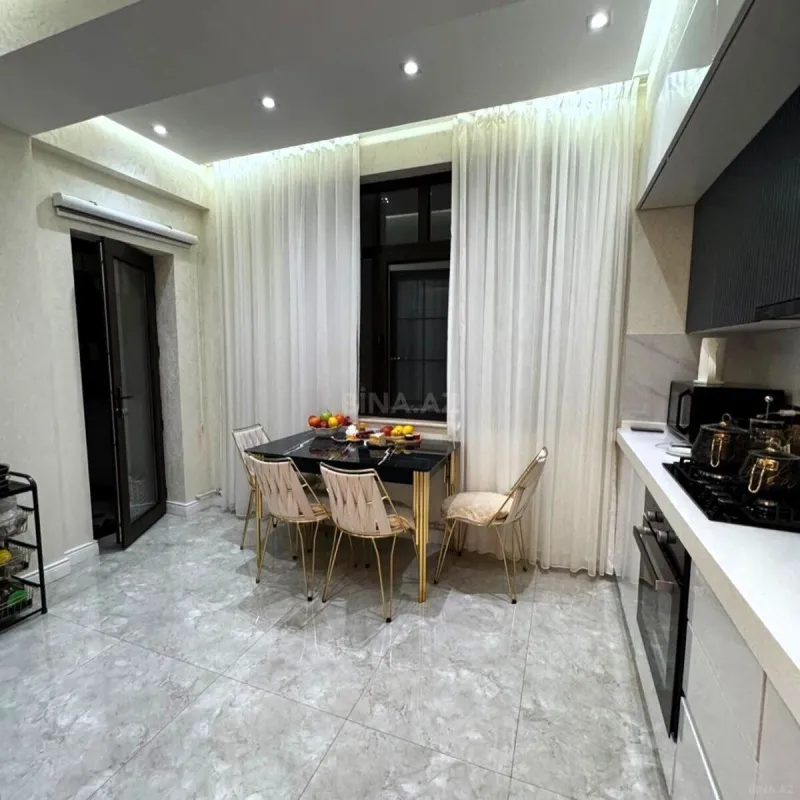 Satılır 3 otaqlı mənzil 101 m²