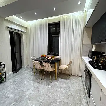 Satılır 3 otaqlı mənzil 101 m²