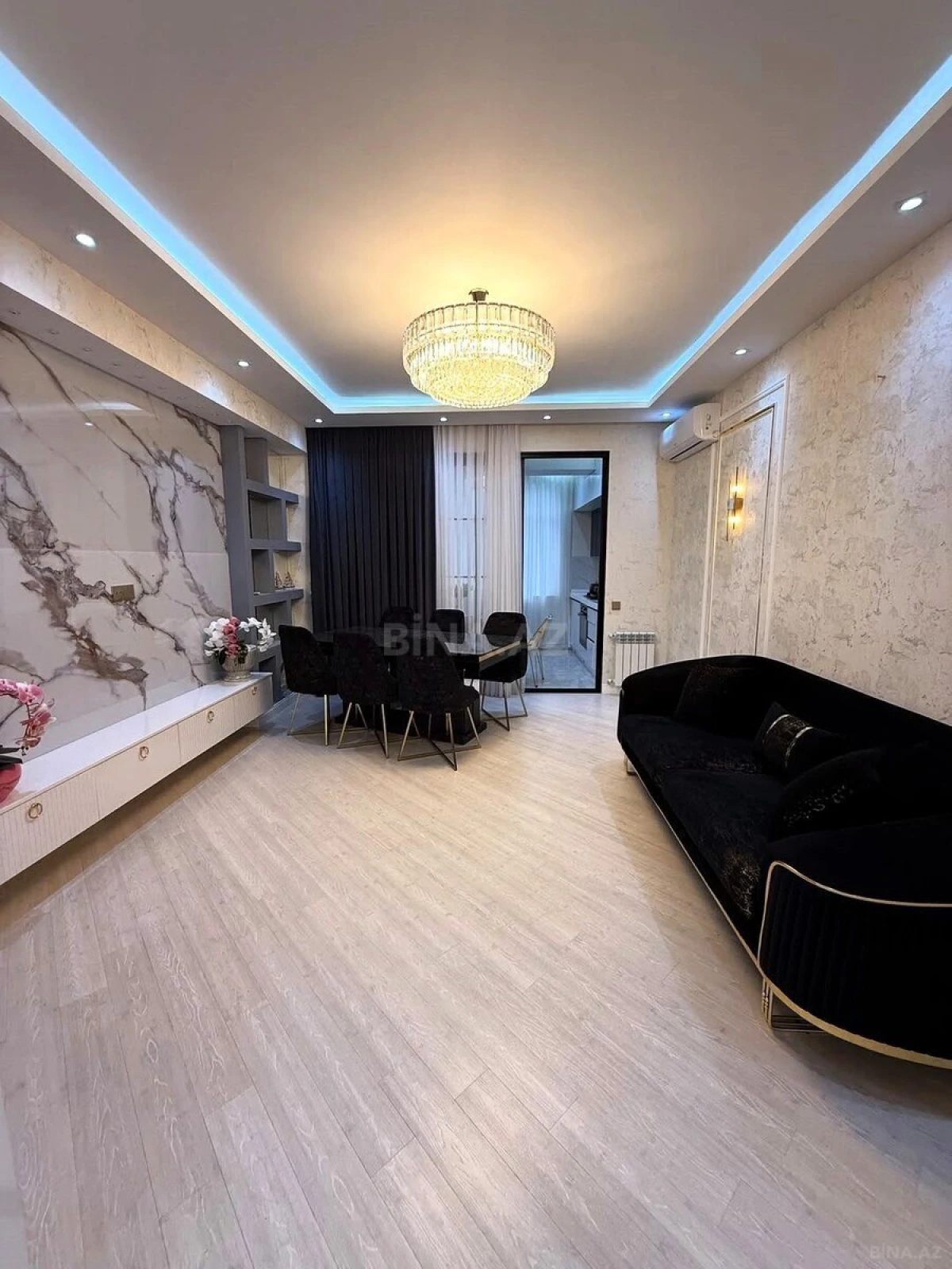 Satılır 3 otaqlı mənzil 101 m²