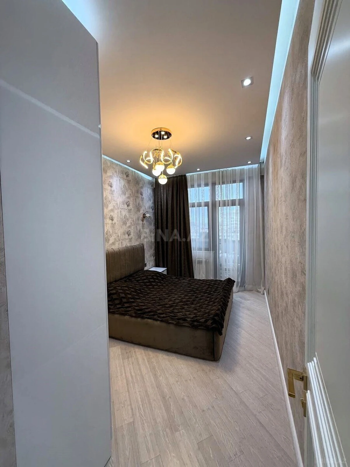 Satılır 3 otaqlı mənzil 101 m²