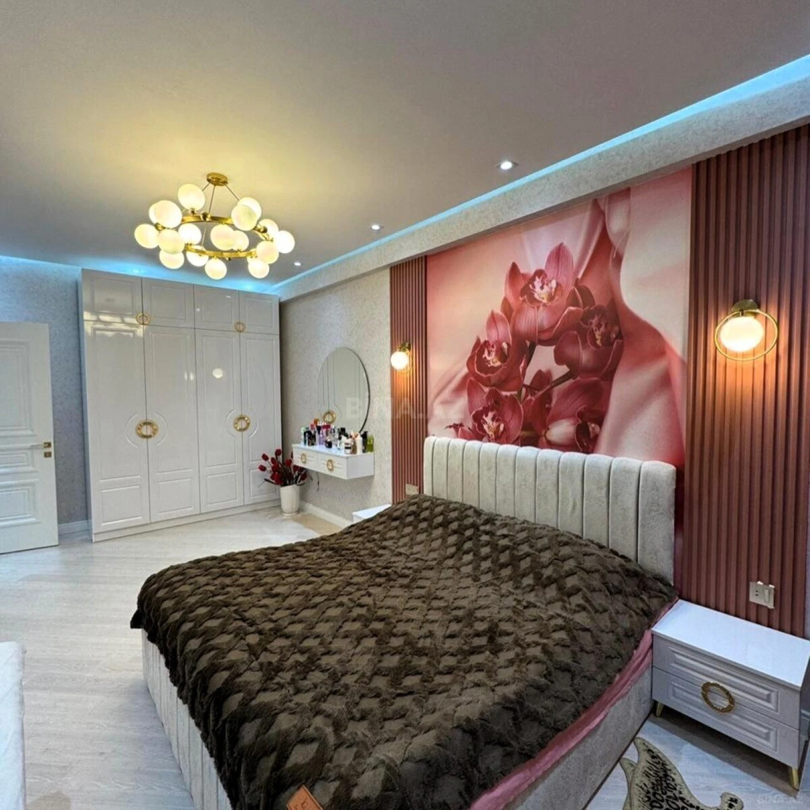 Satılır 3 otaqlı mənzil 101 m²