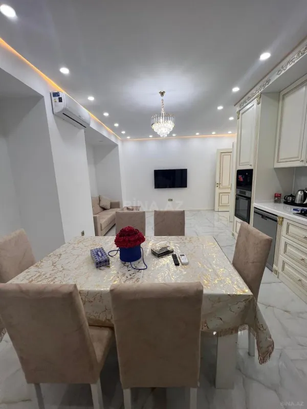 Satılır 4 otaqlı mənzil 148 m²