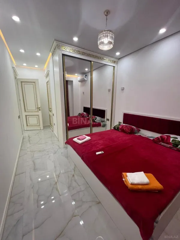 Satılır 4 otaqlı mənzil 148 m²