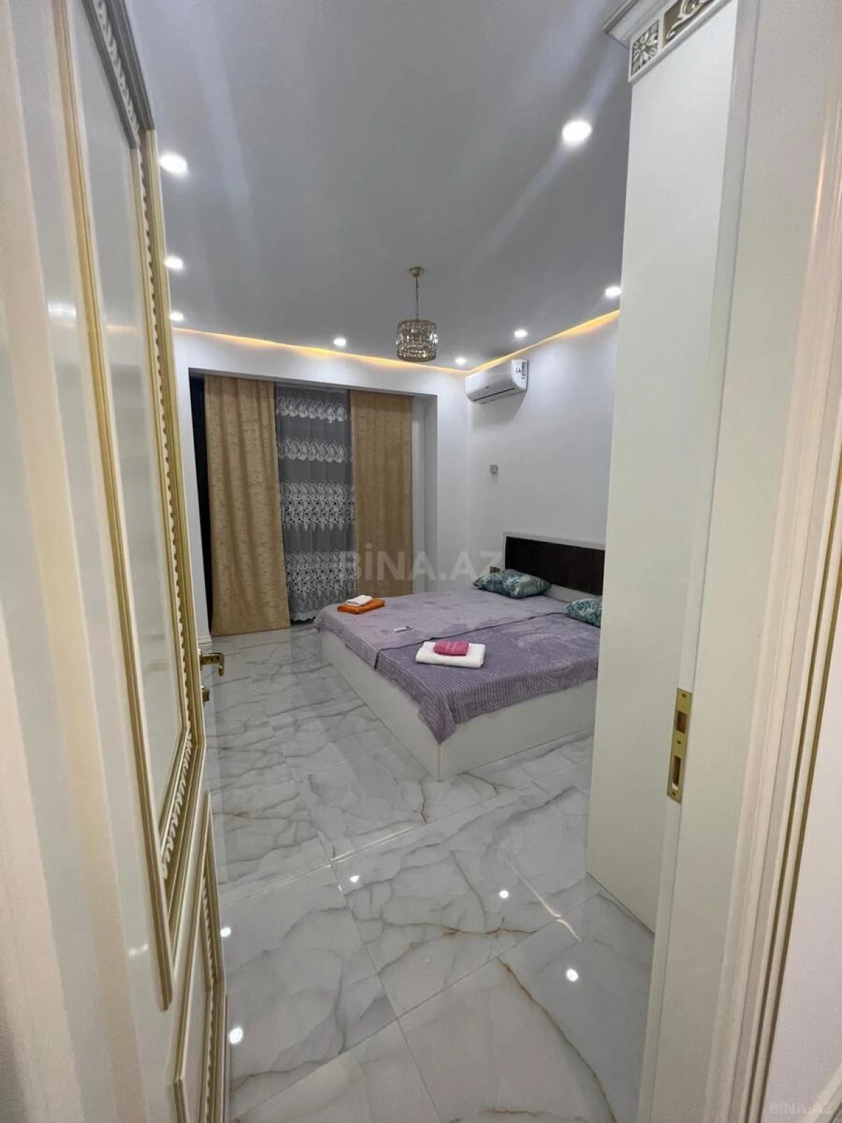 Satılır 4 otaqlı mənzil 148 m²