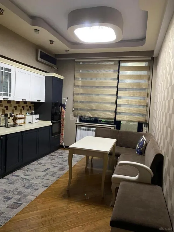Satılır 3 otaqlı mənzil 155 m²