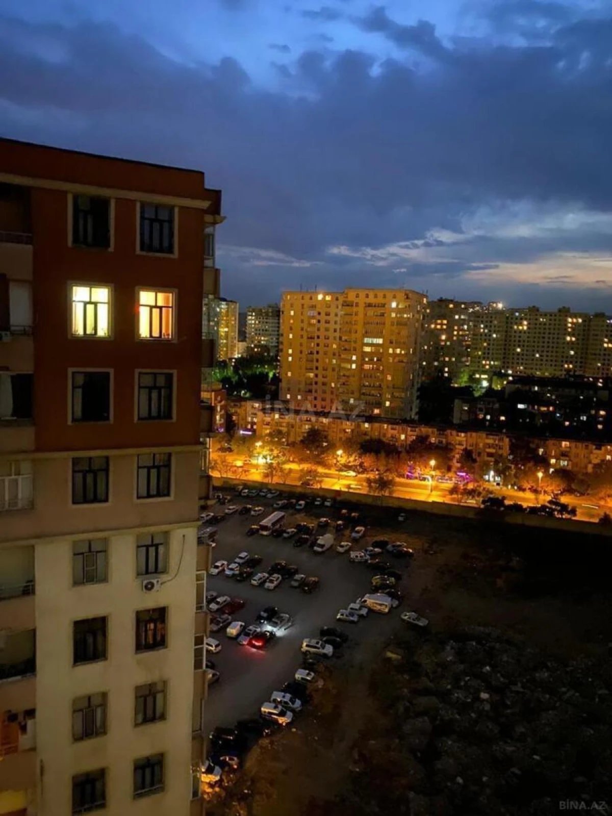 Satılır 3 otaqlı mənzil 155 m²