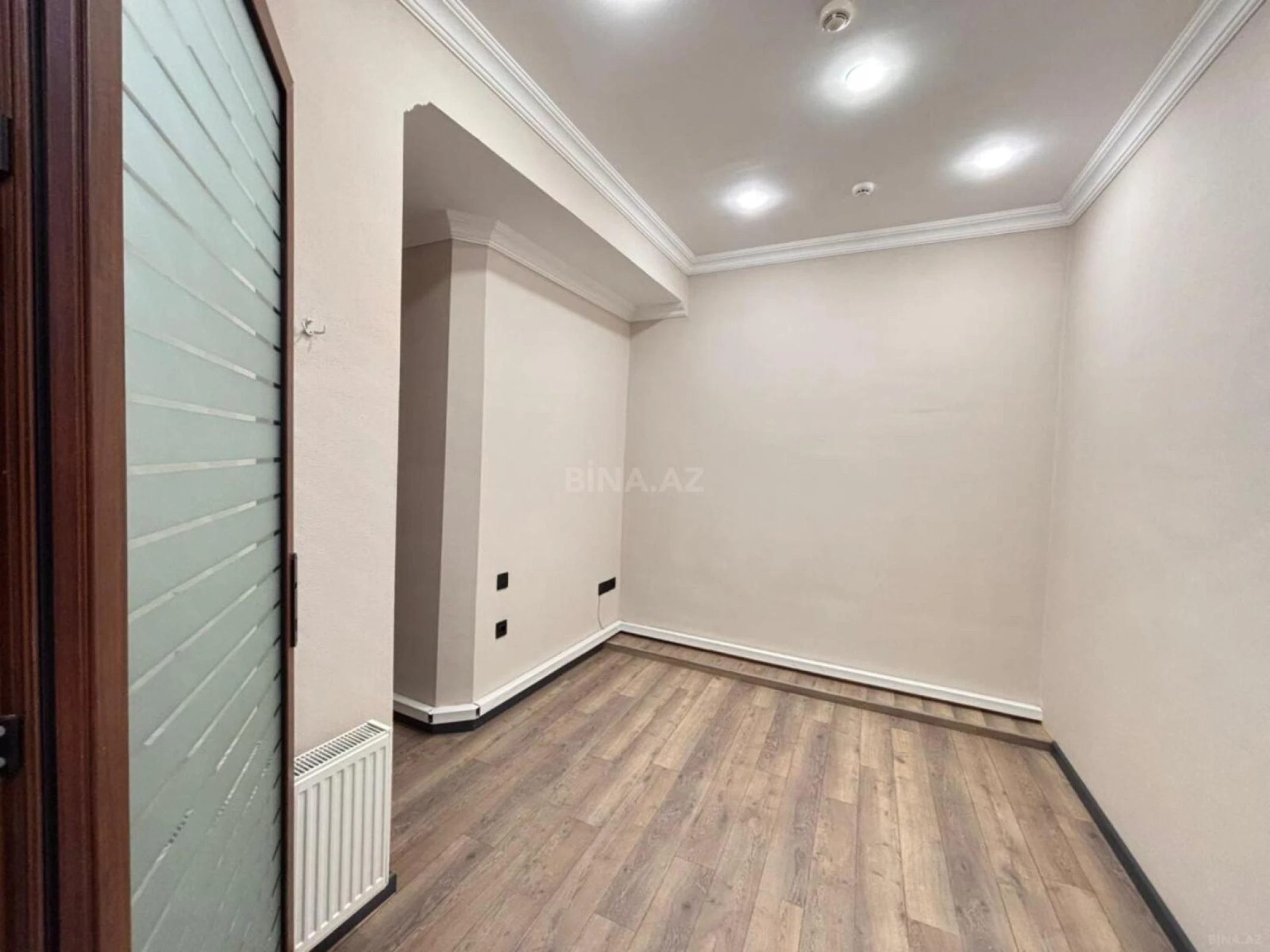 Satılır obyekt 330 m²