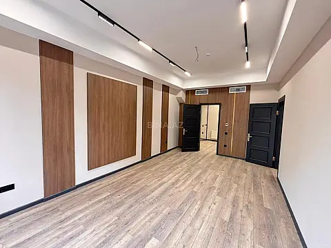 Satılır obyekt 330 m²