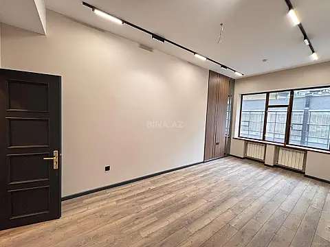 Satılır obyekt 330 m²