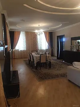 Kirayə verilir 7 otaqlı həyət evi 500 m²
