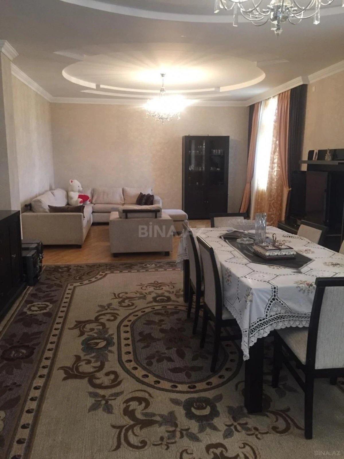 Kirayə verilir 7 otaqlı həyət evi 500 m²