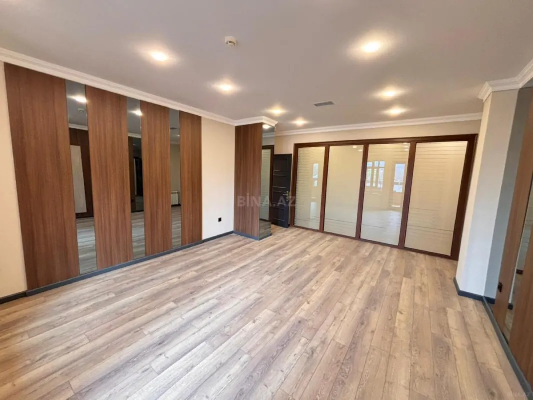 Satılır obyekt 550 m²