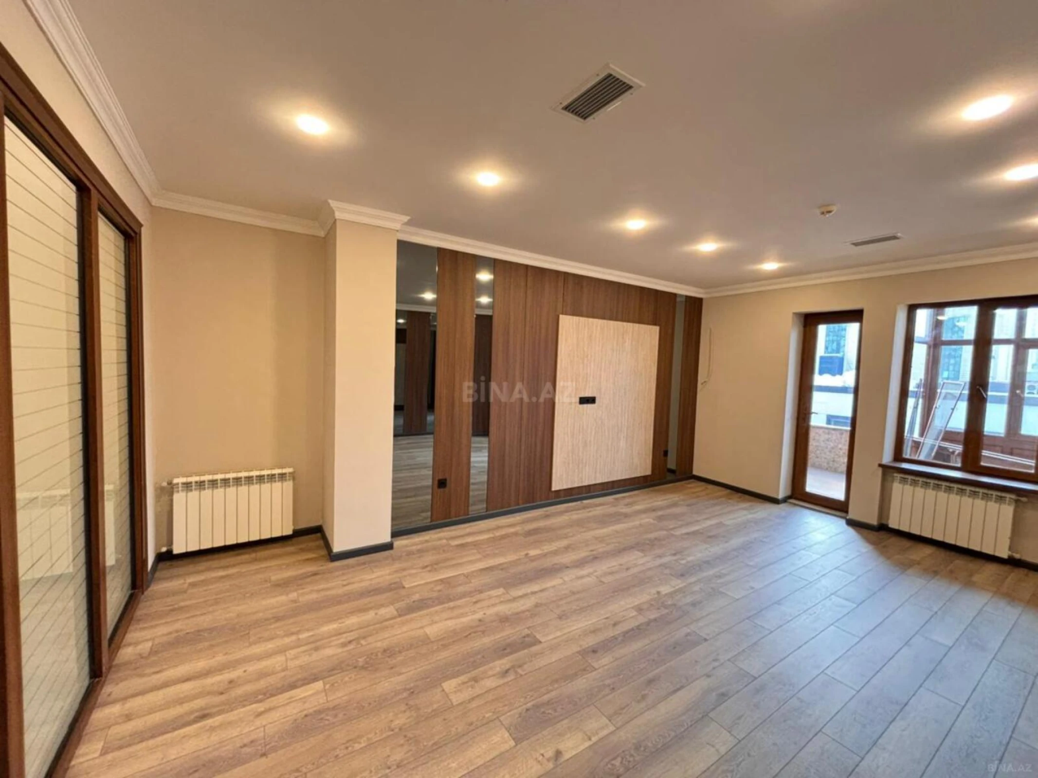 Satılır obyekt 550 m²