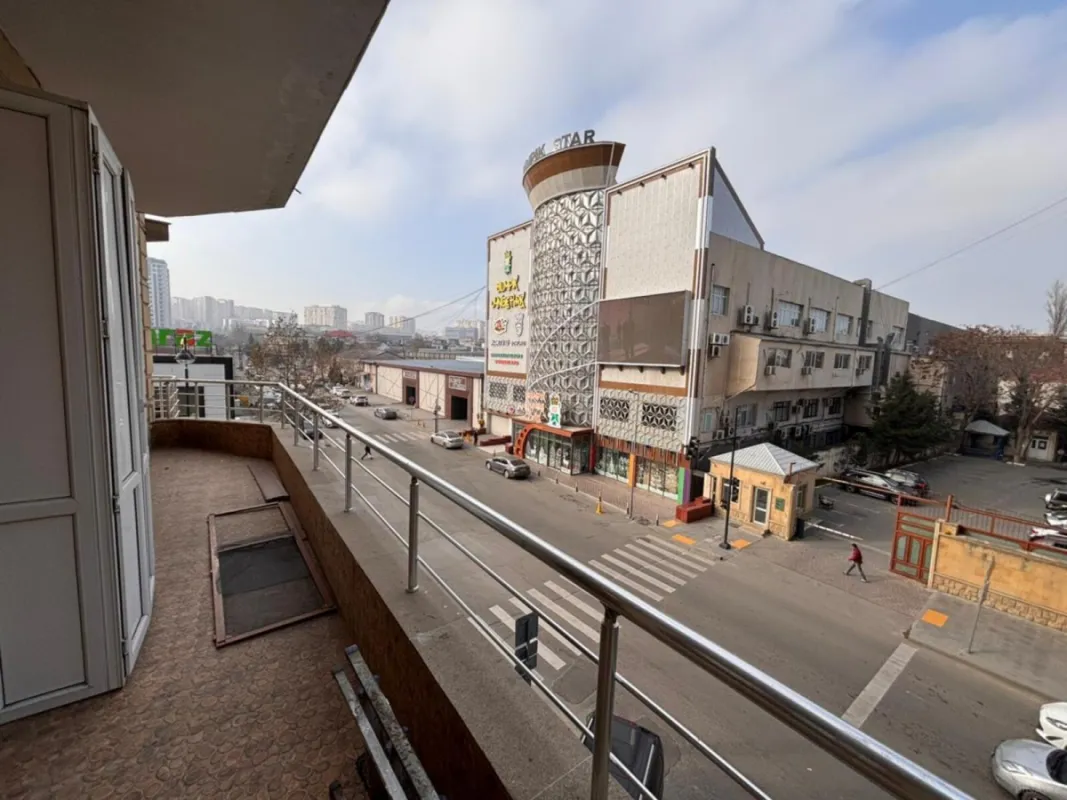 Satılır obyekt 550 m²