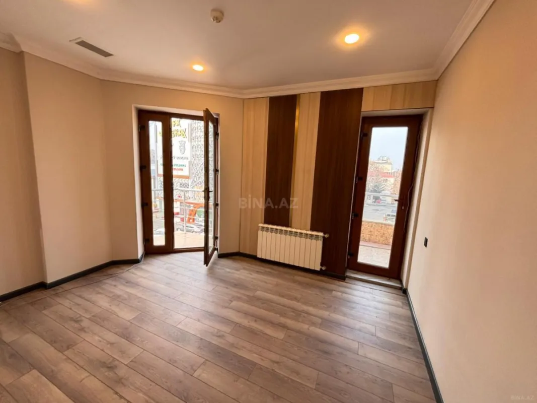 Satılır obyekt 550 m²