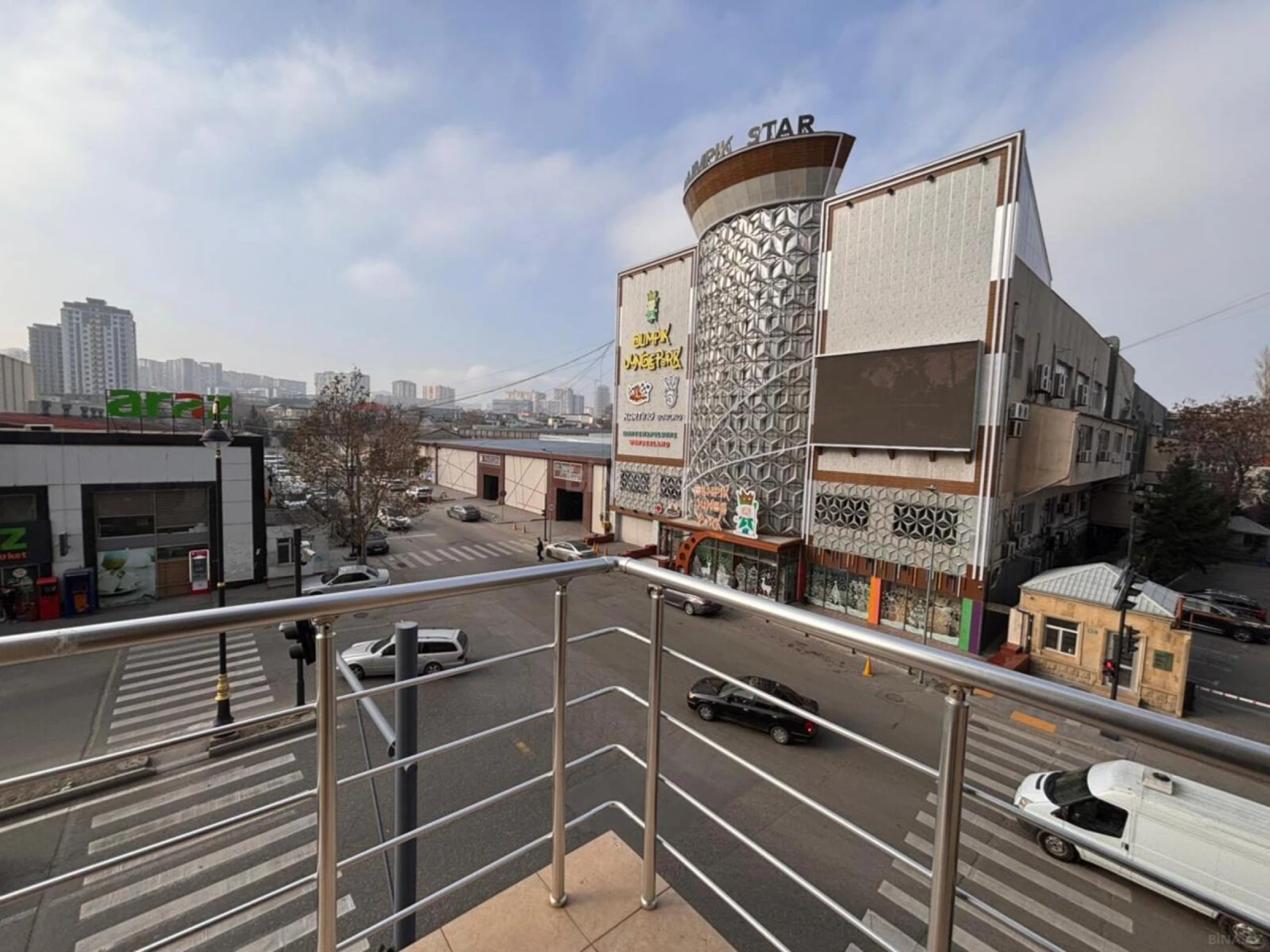 Satılır obyekt 550 m²