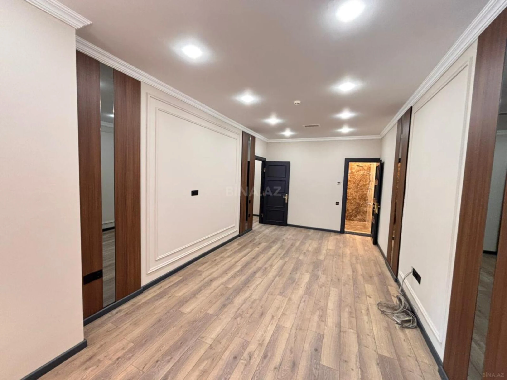 Satılır obyekt 550 m²