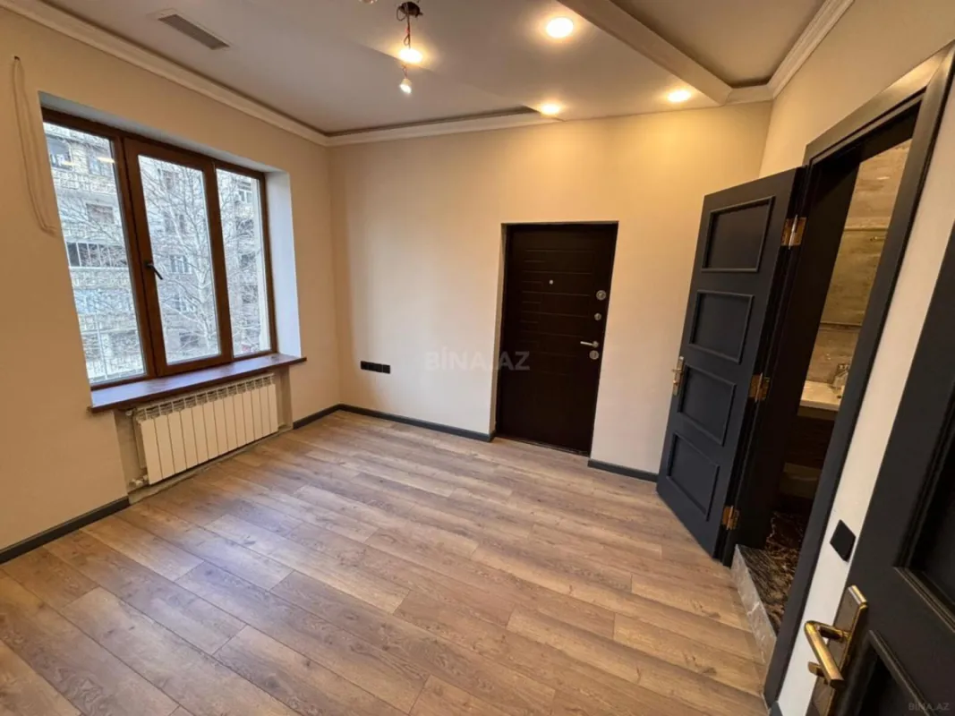 Satılır obyekt 550 m²