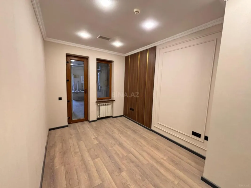 Satılır obyekt 550 m²
