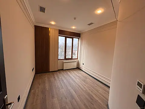 Satılır obyekt 550 m²