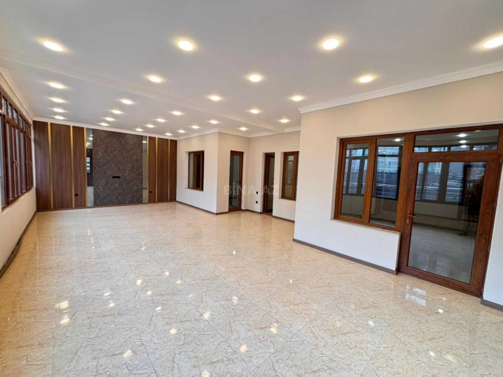 Satılır obyekt 550 m²
