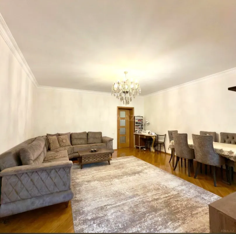 Satılır 4 otaqlı mənzil 110 m²