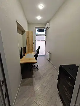 Satılır 4 otaqlı mənzil 135 m²