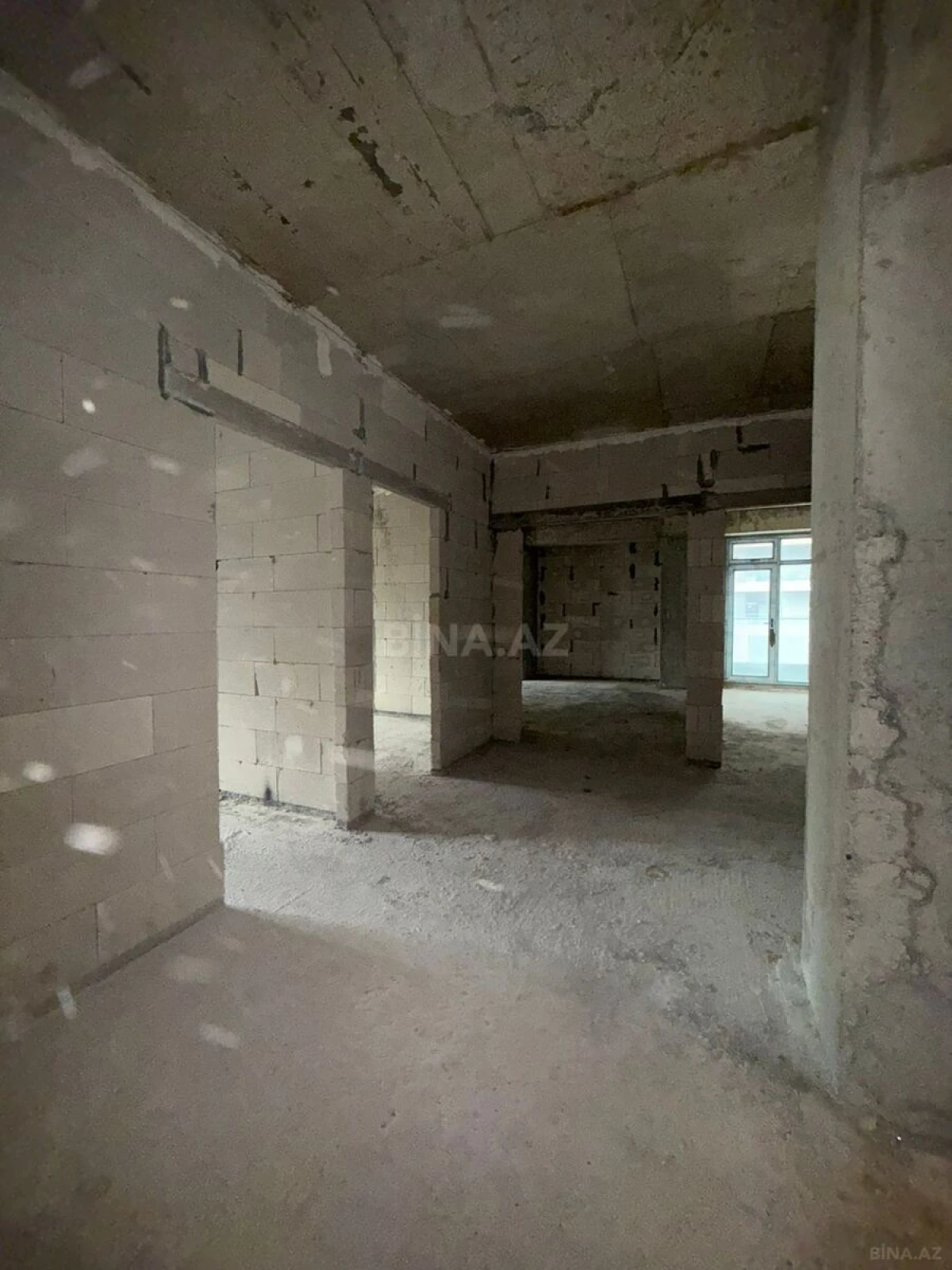 Satılır 3 otaqlı mənzil 148 m²