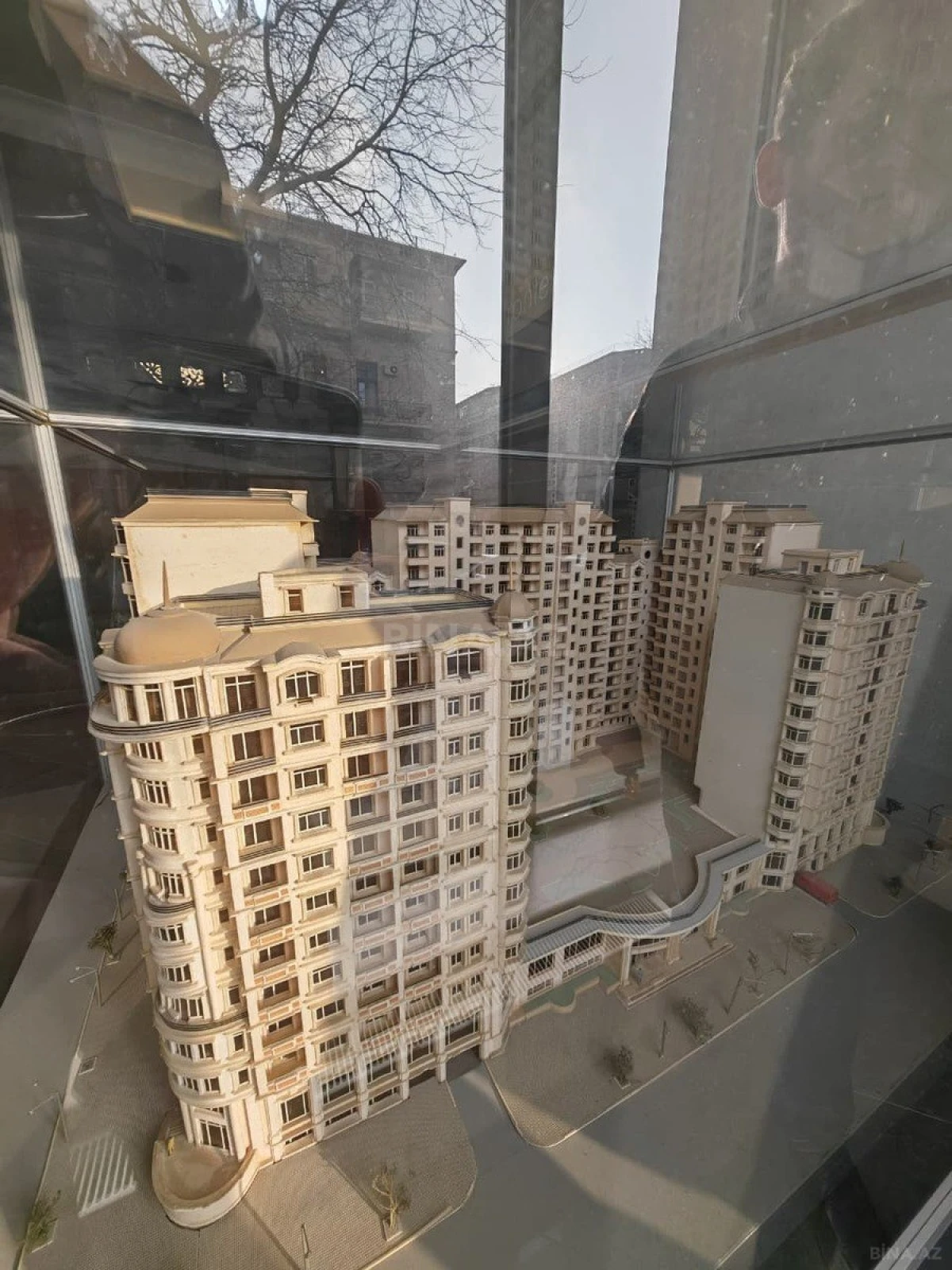 Satılır 5 otaqlı mənzil 205 m²