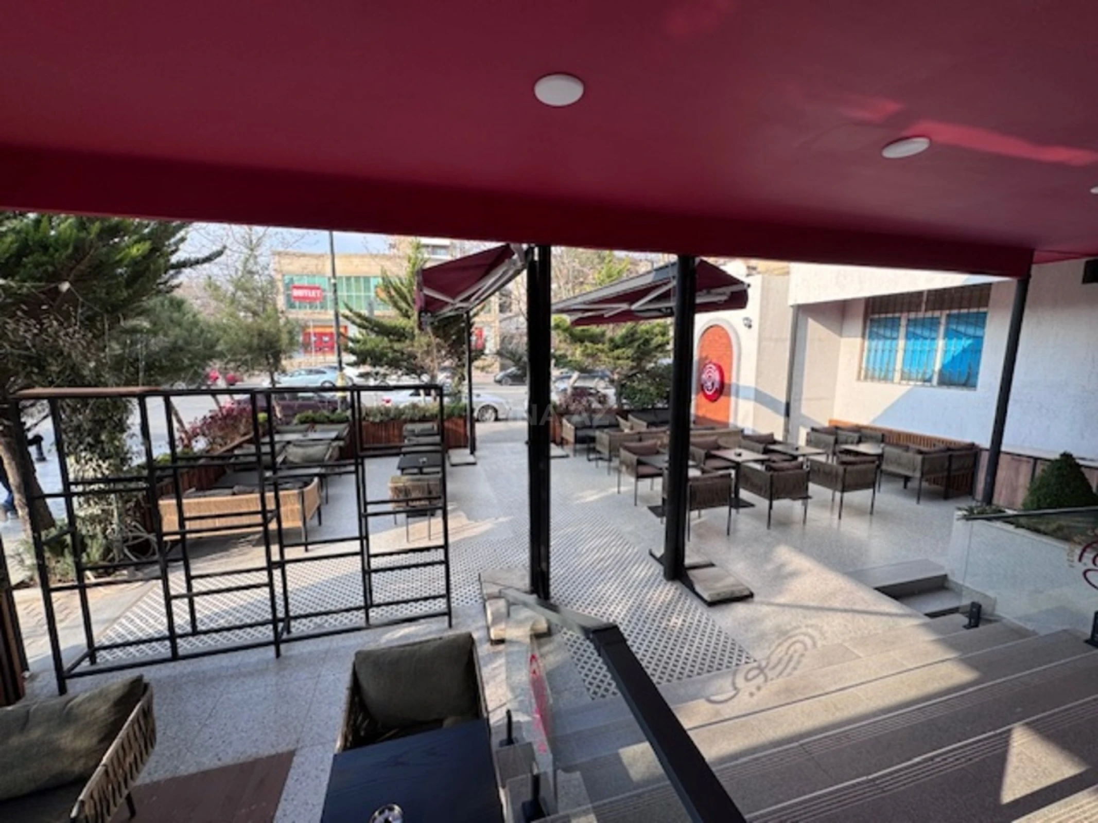 Satılır obyekt 150 m²