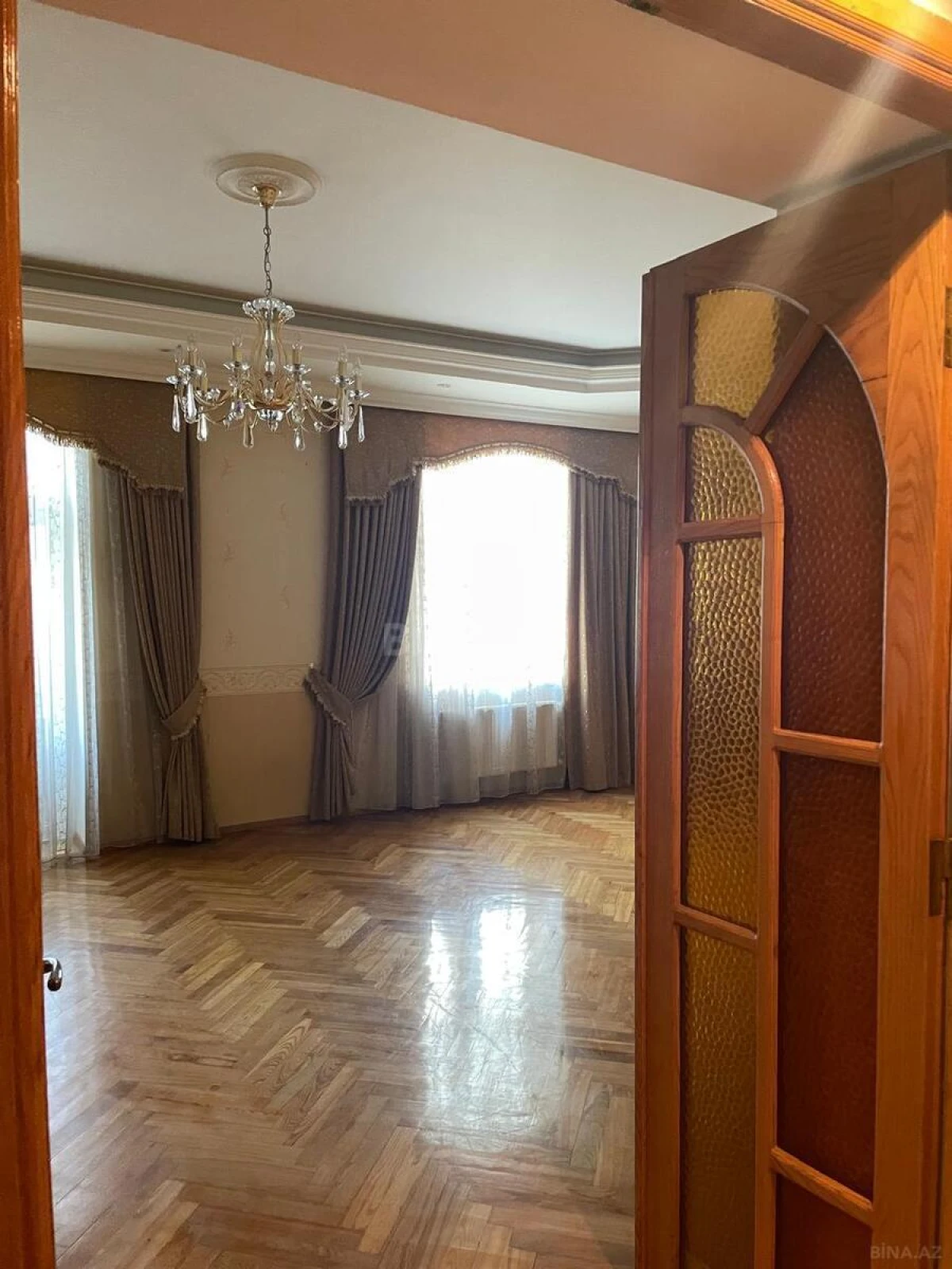 Kirayə verilir 7 otaqlı ofis 350 m²