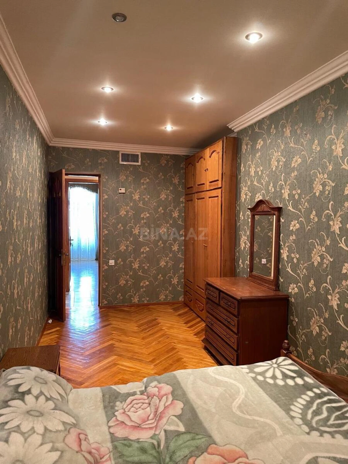 Kirayə verilir 7 otaqlı ofis 350 m²