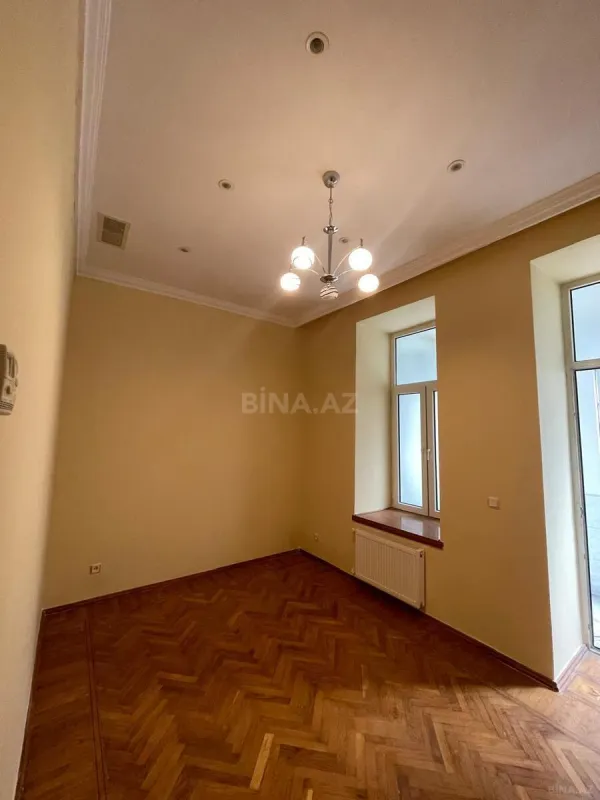 Kirayə verilir 7 otaqlı ofis 350 m²