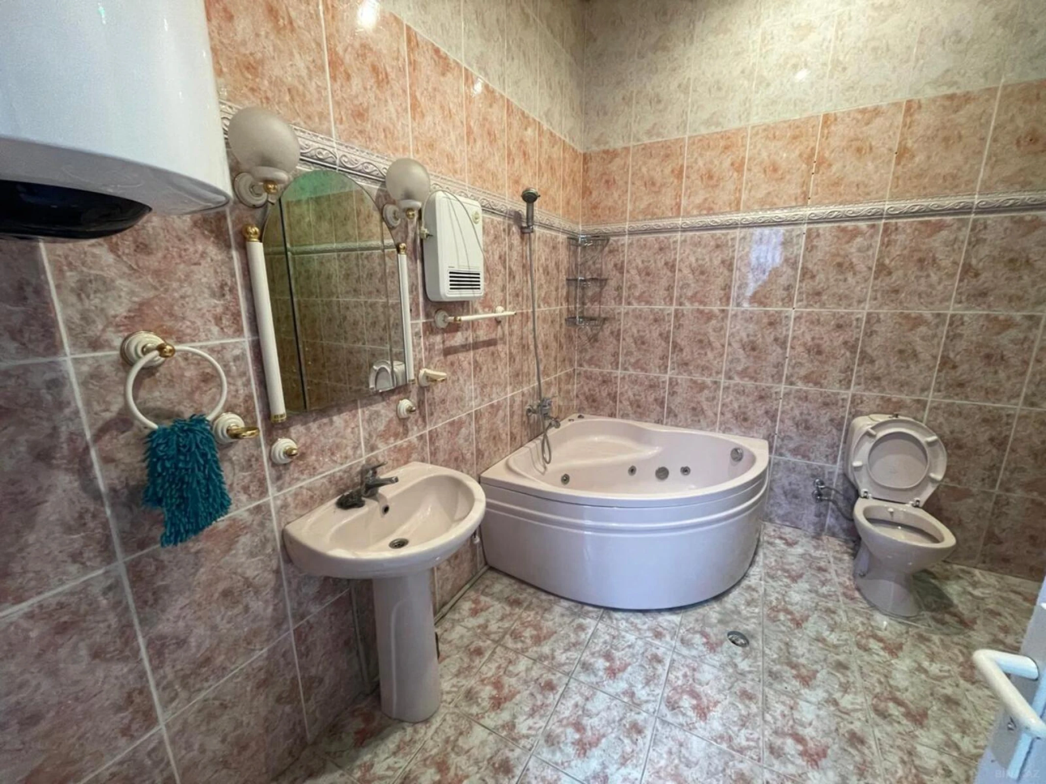 Kirayə verilir 7 otaqlı ofis 350 m²