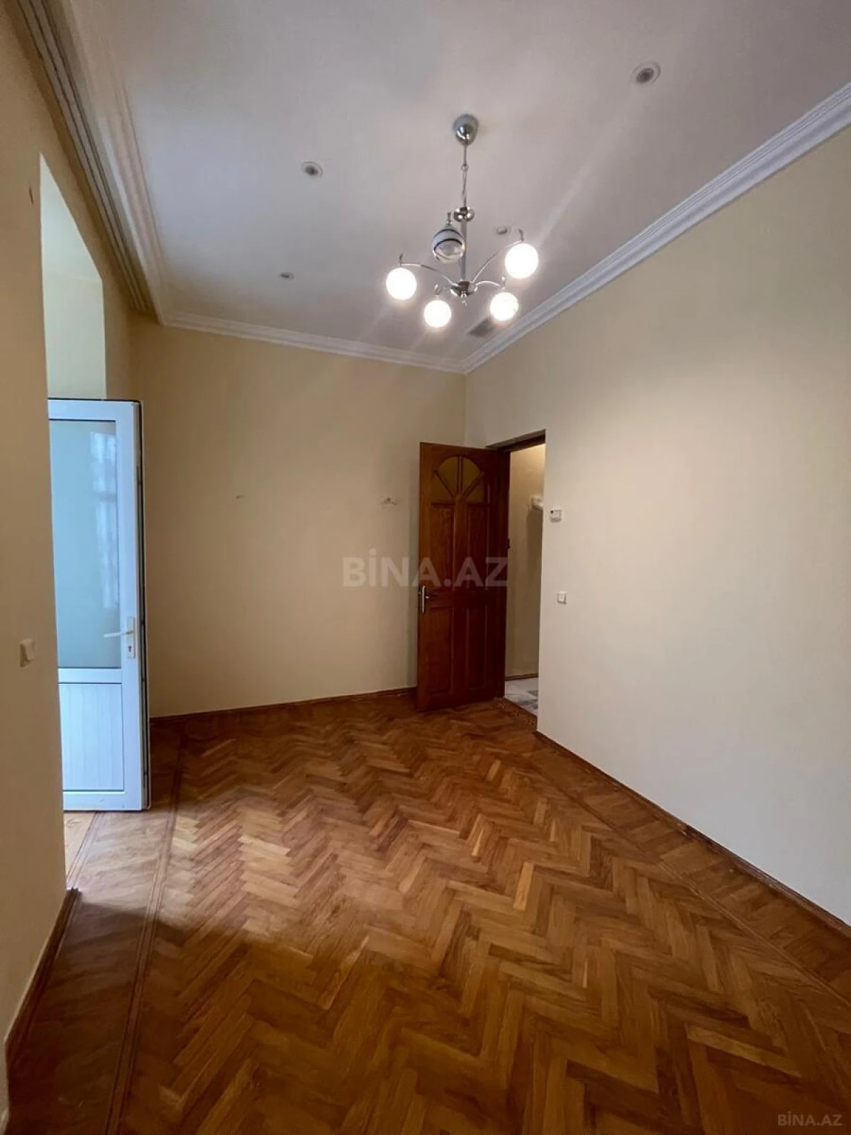 Kirayə verilir 7 otaqlı ofis 350 m²